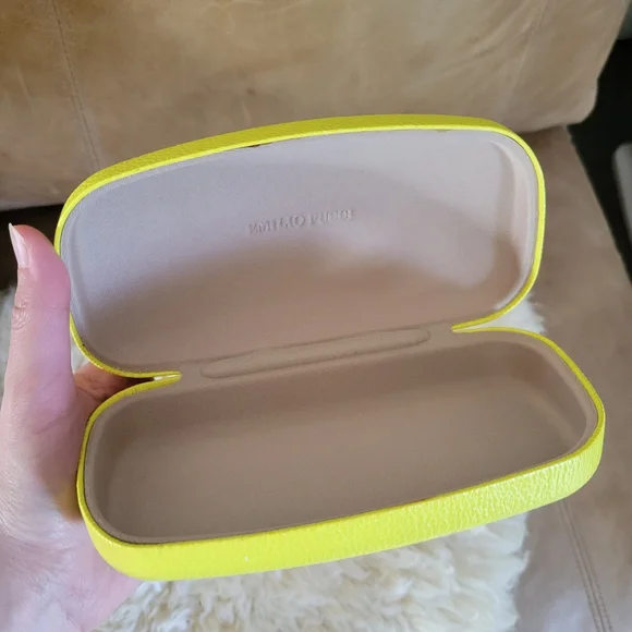 Emilio PUCCI Hard Shell large sunglasses case Yellow Leather Storage Like New - Picture 3 of 4